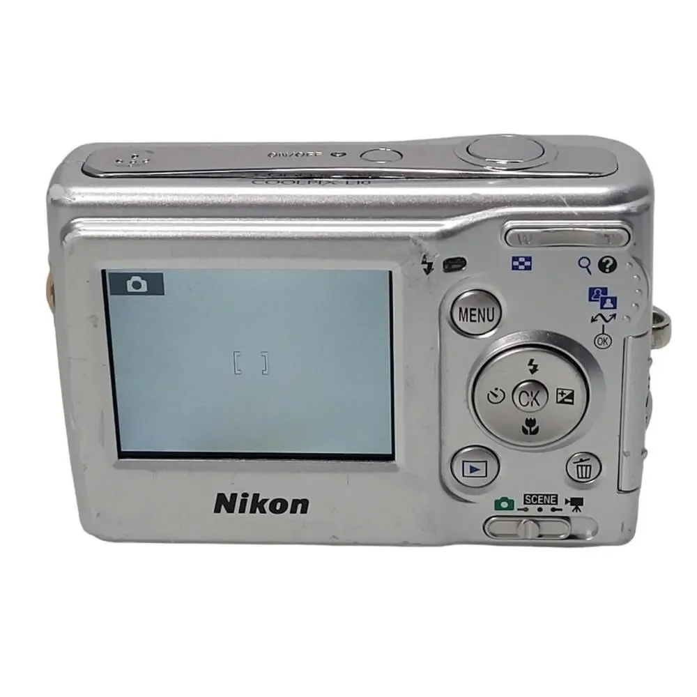 Nikon Coolpix L10 Digital Compact Camera 5.0MP Silver Complete In Box TESTED